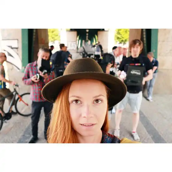 CANON EOS M10 EF-M 15-45MM F/3.5-6.3 IS