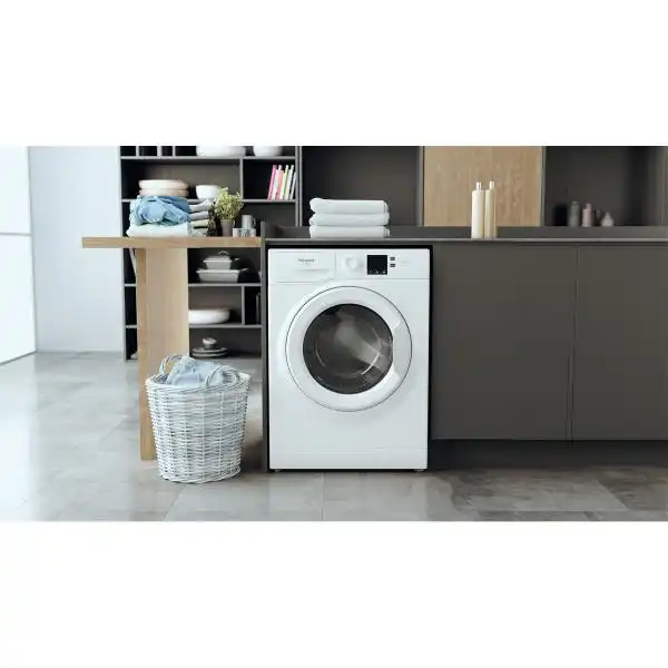 HOTPOINT NS823C W EU N