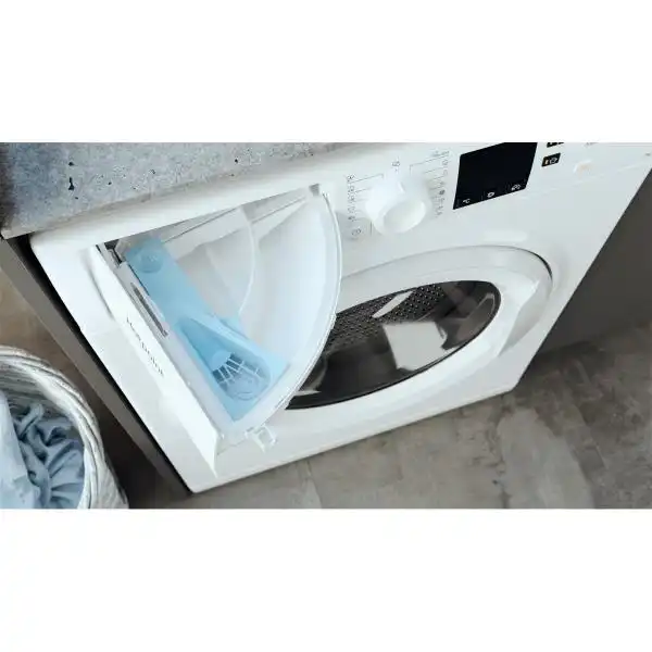 HOTPOINT NS823C W EU N