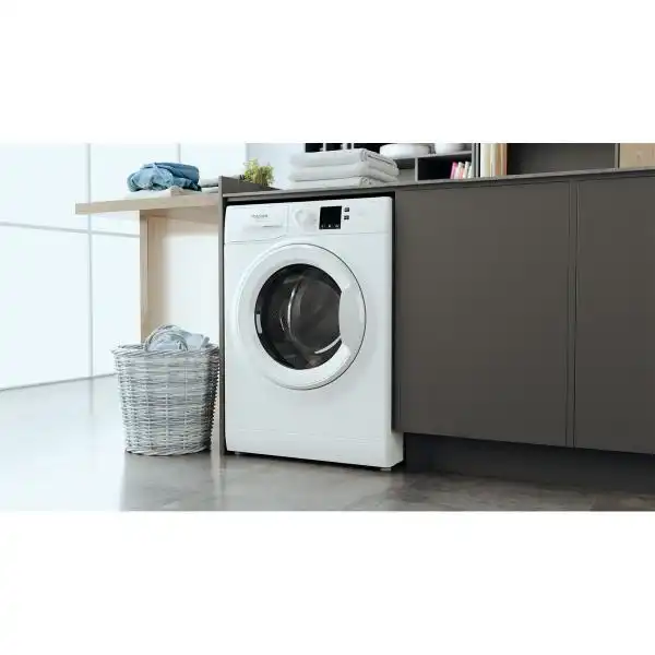 HOTPOINT NS823C W EU N