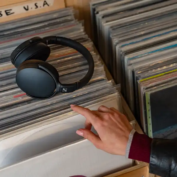 SENNHEISER HD 350BT HEADPHONES BK