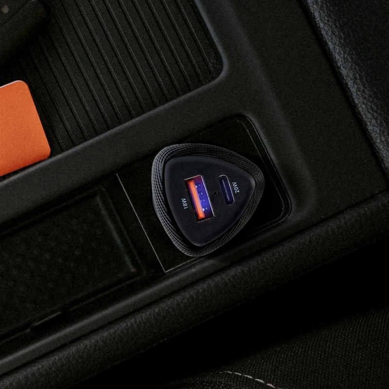 FORCELL ЗАРЯДНО 12V CARBON USB-C + USB-A QC3.0 38W ЧЕРЕН