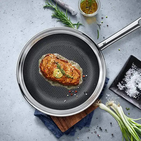 WMF 1756246411 PROFI RESIST ТИГАН 24СМ