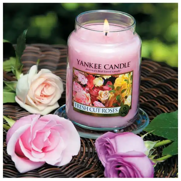 YANKEE CANDLE 1038367E АРОМАТНА СВЕЩ FRESH CUT ROSES