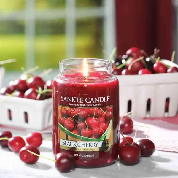 YANKEE CANDLE 1129749E АРОМАТНА СВЕЩ BLACK CHERRY