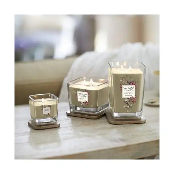 YANKEE CANDLE 1591085E  АРОМАТНА СВЕЩ VELVET WOODS