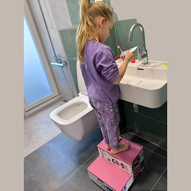 Детско Столче GINGER HOME, Дървено Стъпало на 2 Нива, Стълба за Детска Стая, Розово, SUPER GIRL