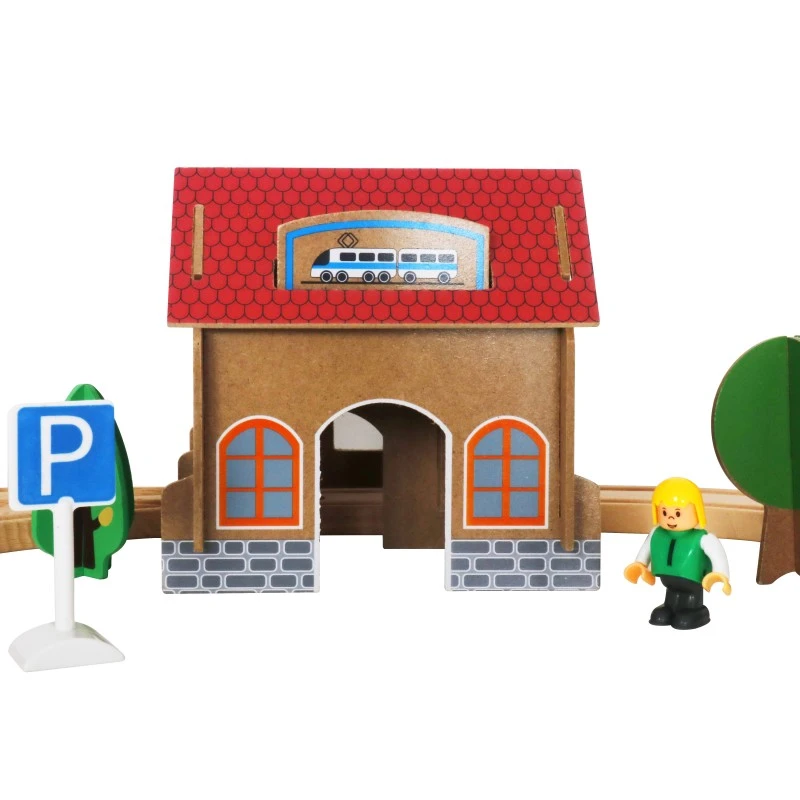 Детско Дървено Влакче - Комплект 88 части с Локомотив на Батерии