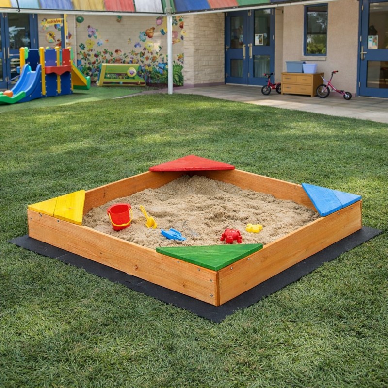 Детски Дървен Пясъчник с 4 Цветни Седалки GINGER HOME – Градинска Играчка за Игра с Пясък, 90x90x12 см