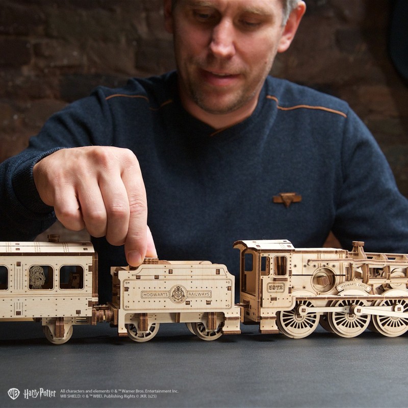 3D Пъзел Ugears Hogwarts™ Експрес - 3Д механичен модел&nbsp;