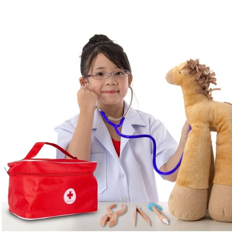 Дървен лекарски комплект в куфарче MalPlay