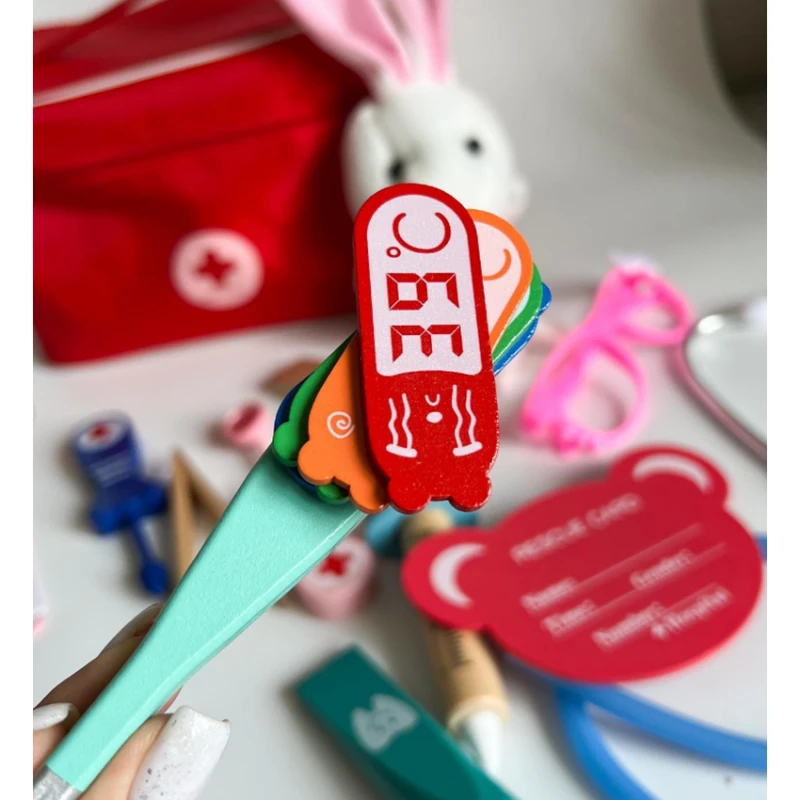 Дървен лекарски комплект в куфарче MalPlay