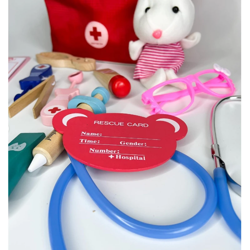 Дървен лекарски комплект в куфарче MalPlay