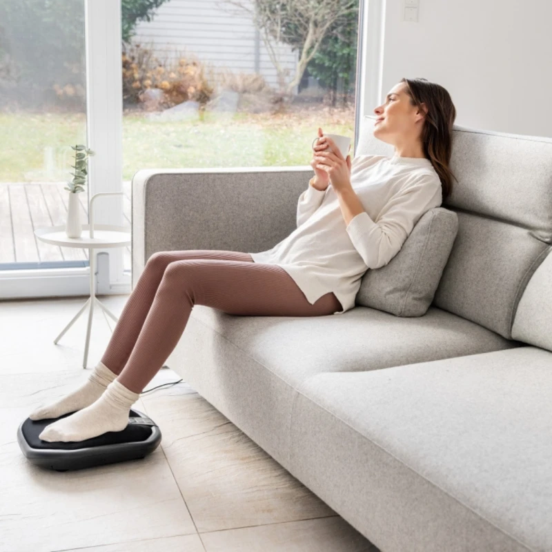 Масажор за крака Beurer FM 70, Шиацу масаж, 18 масажни глави, Загряваща функция