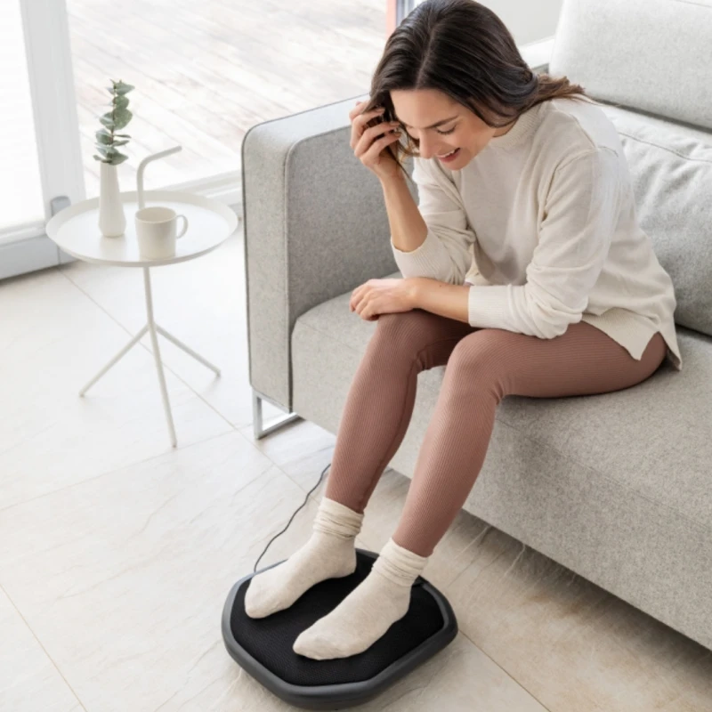 Масажор за крака Beurer FM 70, Шиацу масаж, 18 масажни глави, Загряваща функция