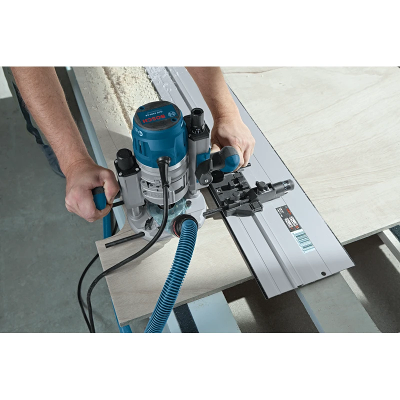 Оберфреза BOSCH GOF 1600 CE Professional, 1600W, 76мм ход на фрезата, 25000 min-1