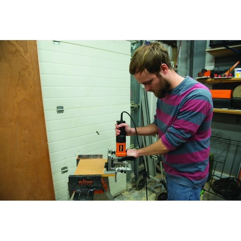 Фреза за сглобки тип дибла TRITON TDJ600, 710 W