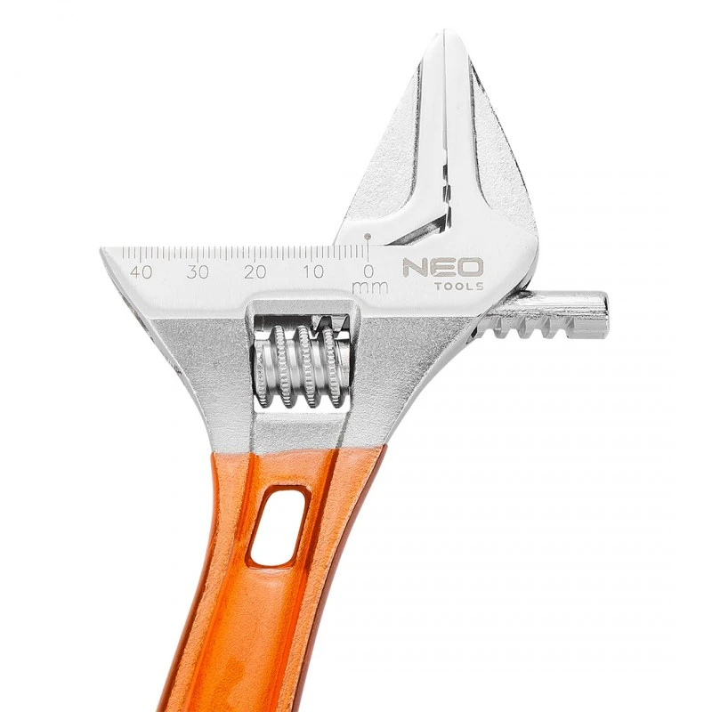 Раздвижен гаечен ключ олекотен NEO 03-021