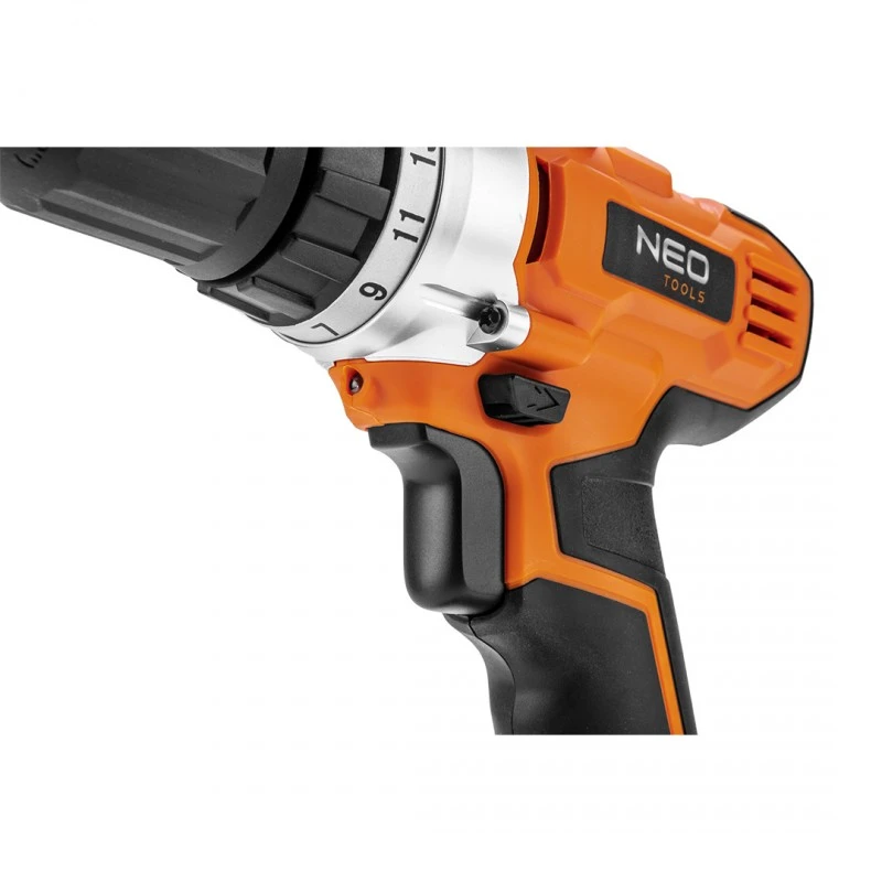 Комплект акумулаторни инструменти NEO Garage 04-600-M4K