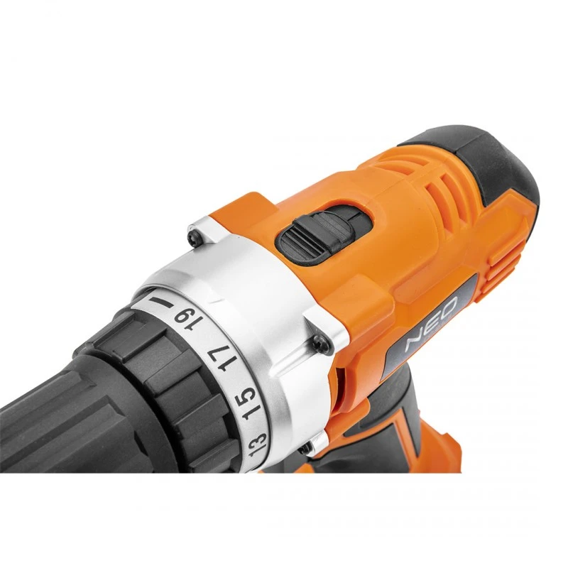 Комплект акумулаторни инструменти NEO Garage 04-600-M4K