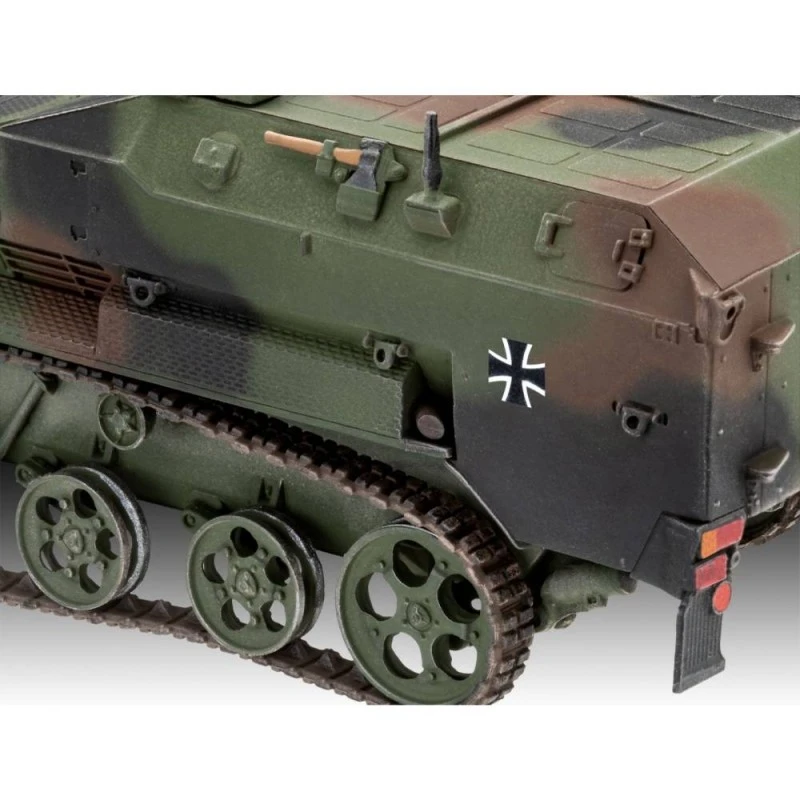 Сглобяем модел, Revell, Wiesel 2 LeFlaSys BF/UF, 121 части