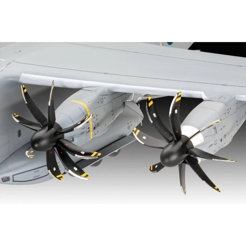 Сглобяем модел, Revell, Британски легенди, Airbus A400M Atlas RAF, 212 части