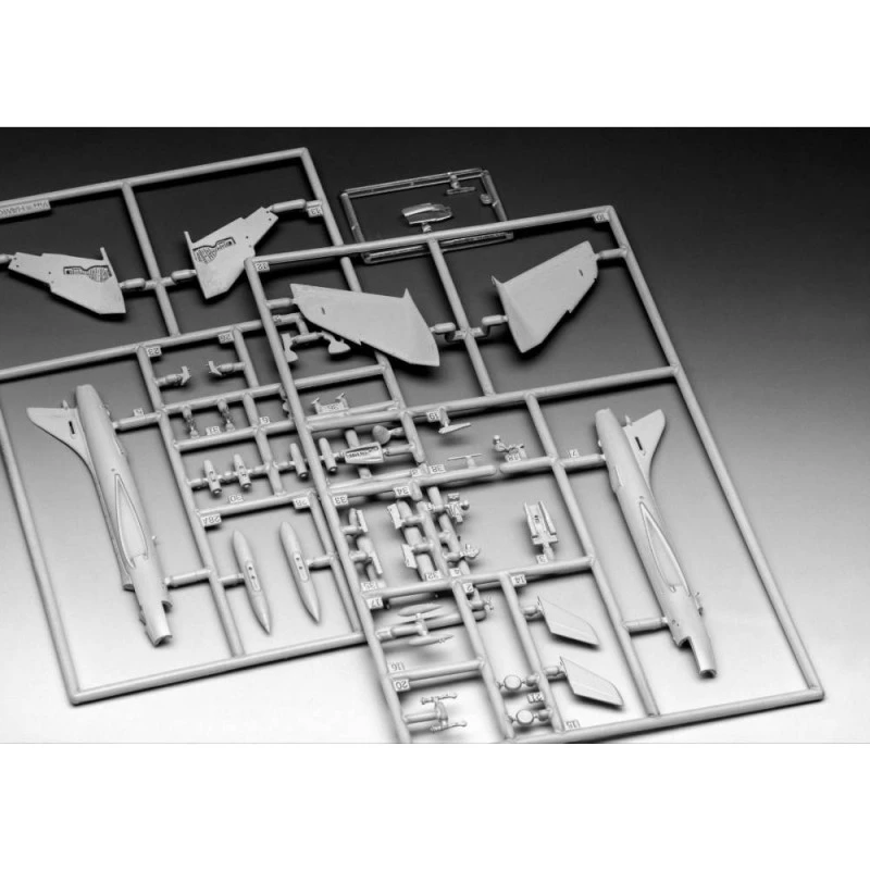 Сглобяем модел, Revell, Самолет Hawker Hunter FGA.9