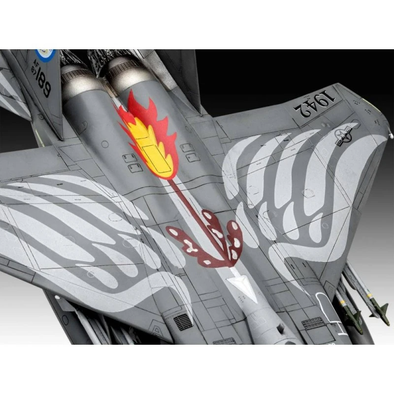 Сглобяем модел, Revell, Самолет McDonnell-Douglas F-15E Strike Eagle