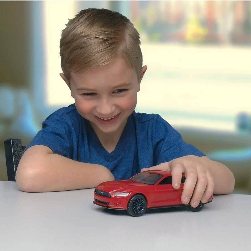 Сглобяем модел Revell, Форд Мустанг 2015