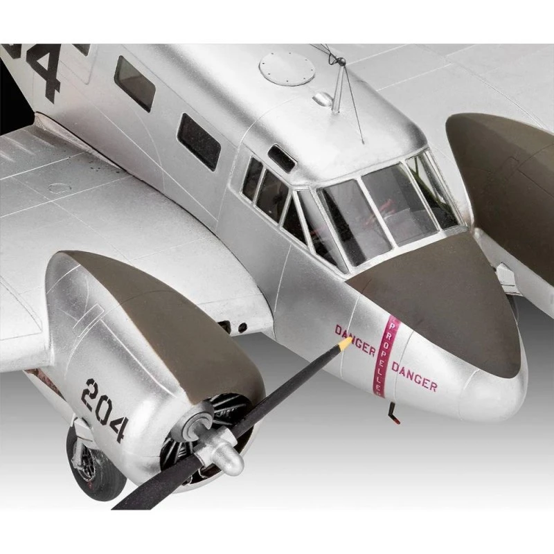 Сглобяем модел, Revell, Beechcraft Model 18, 131 части