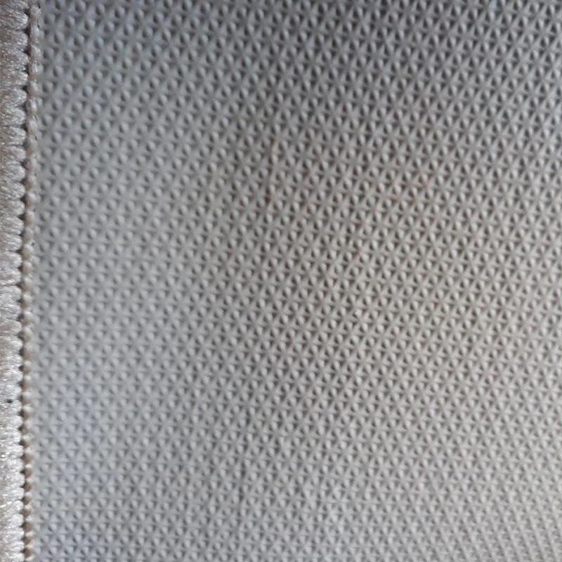 Мокетният килим Лион Бежов 160/240