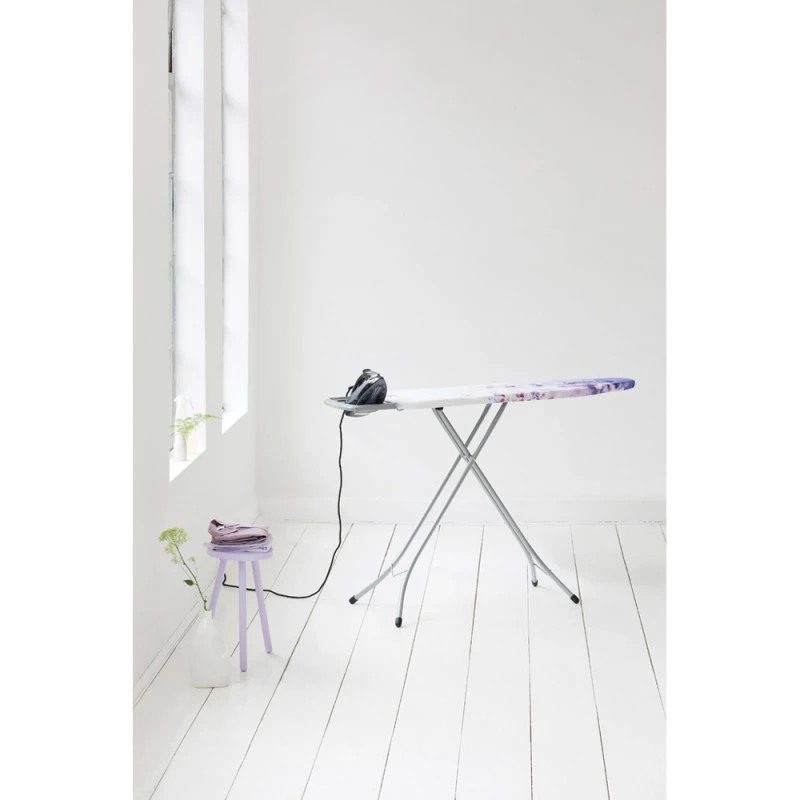 Маса за гладене Brabantia B 124x38cm с масивна поставка за ютия, Lavender