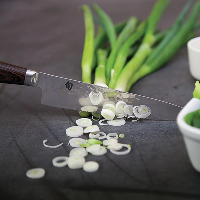 Нож KAI Wasabi 6715C 15cm, на главния готвач