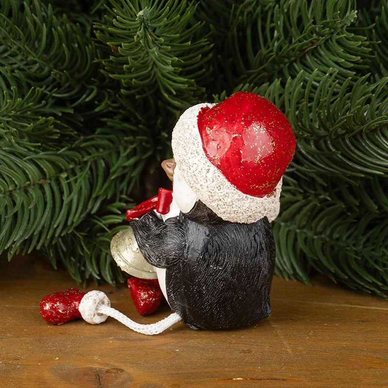 Седящо пингвинче с камбанка