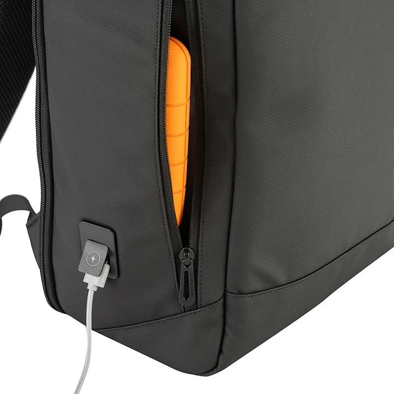 Раница за лаптоп с вграден USB порт Silver Flame, K004, Черна