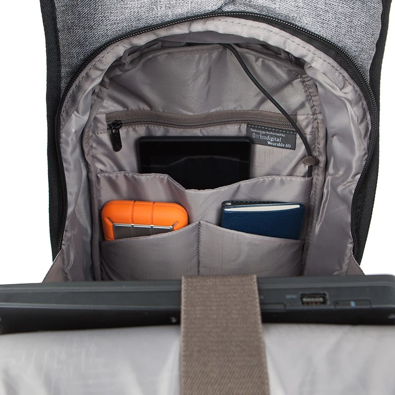 СМАРТ РАНИЦА SWISSDIGITAL В СВЕТЛО СИВО