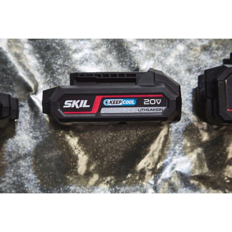 Акумулаторна батерия и зарядно устройство SKIL („20V Max‟ (18 V), 2.5Ah, „Keep Cool‟ технология