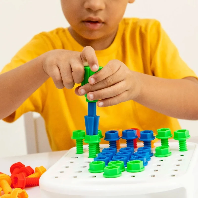 Комплект за пробиване Learning Resources, с модели и форми