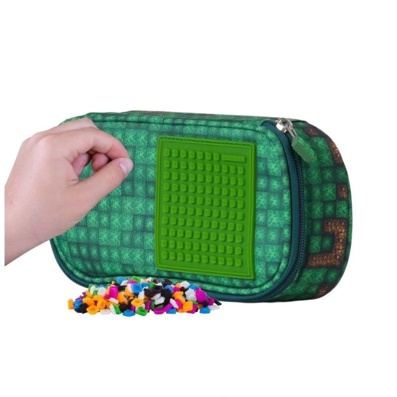 Овален ученически несесер Pixie Crew Explorer без съдържание, 11 x 22 x 5 cm, Многоцветен