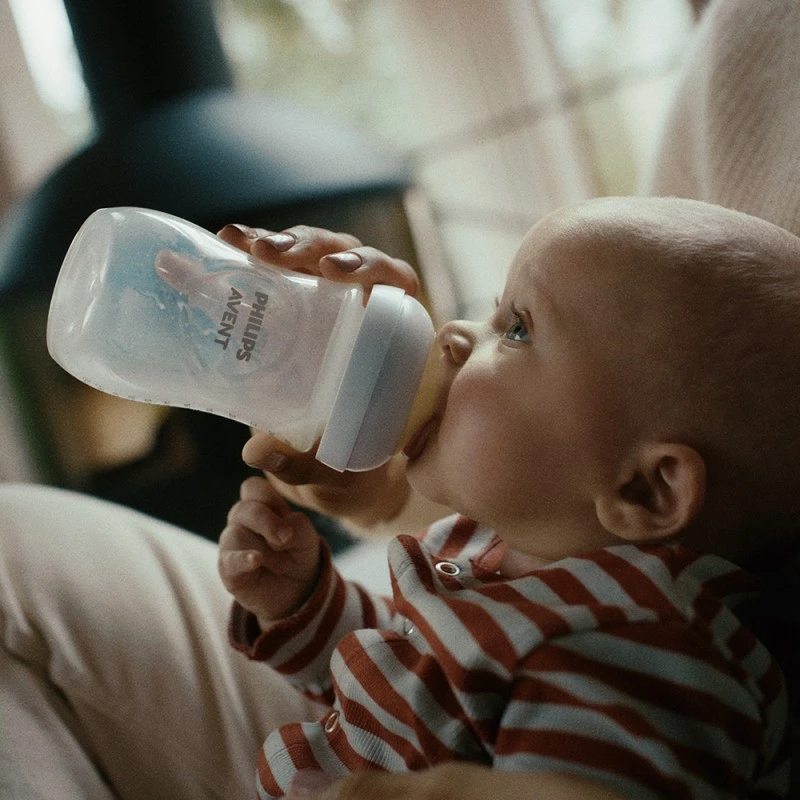 Комплект за новородено Natural Response SCD657/11 AirFree с 4 шишета и залъгалка 0м+