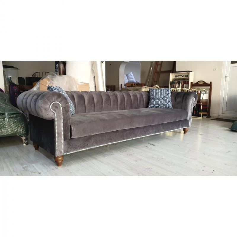 Диван Асер, Кафяв